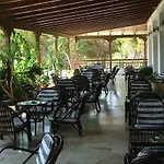 Irinna Hotel 3*