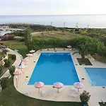 Irinna Hotel 3*