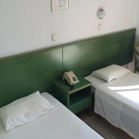 Hotell Irinna 3*