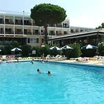 Irinna Hotel Svoronata
