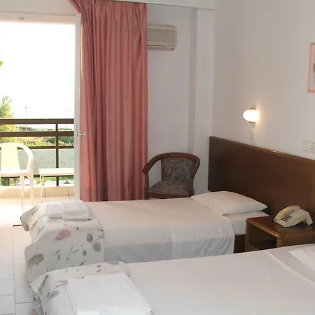 Irinna Hotel 3*