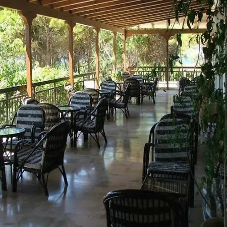 Irinna Otel Svoronata