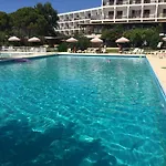 Hotel Irinna 3*
